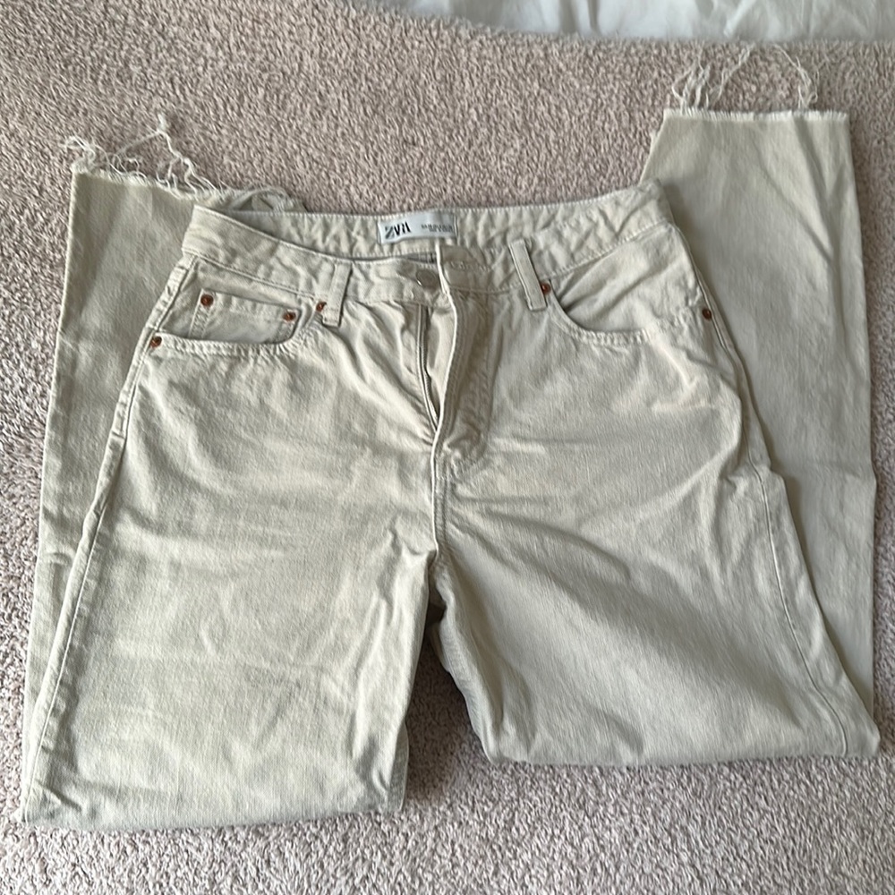 ZARA WOMENS STRAIGHT LEG JEANS